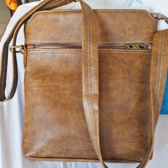 Men's and women's crossbody bags - Picture 4 of 5